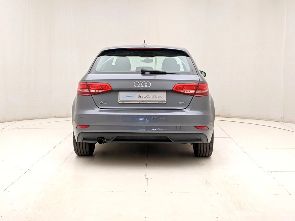 img-4 Audi A3 Audi U1284224