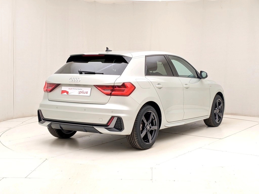 img-3 Audi A1 Audi U1284185