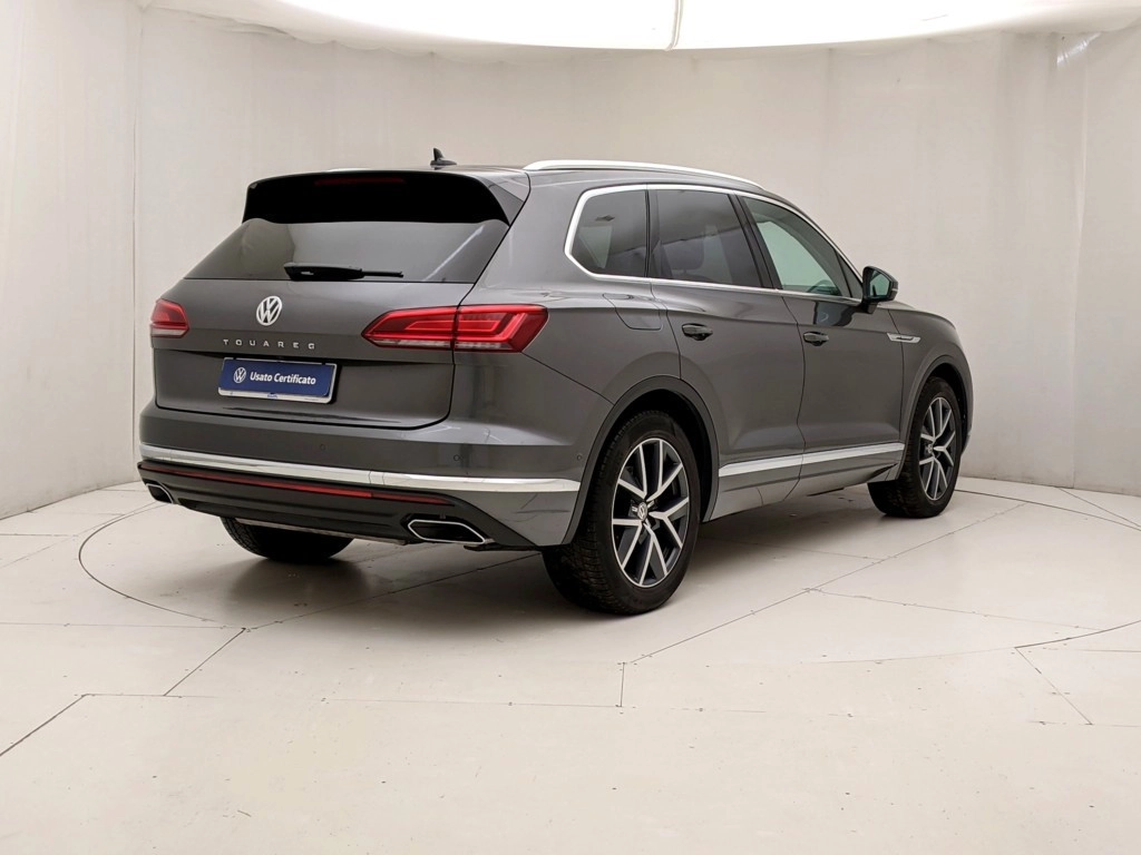 img-3 Volkswagen Touareg Volkswagen U1281907