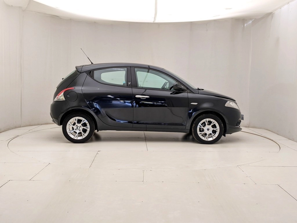img-2 Lancia Ypsilon Lancia U1284469