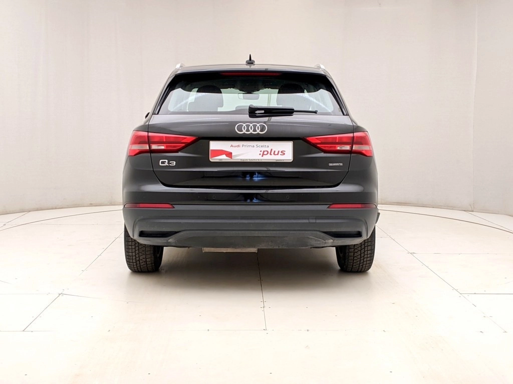 img-1 Audi Q3 Audi U1282304