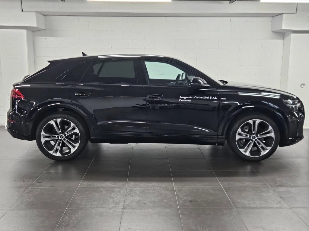 img-2 Audi Q8 Audi N1250028