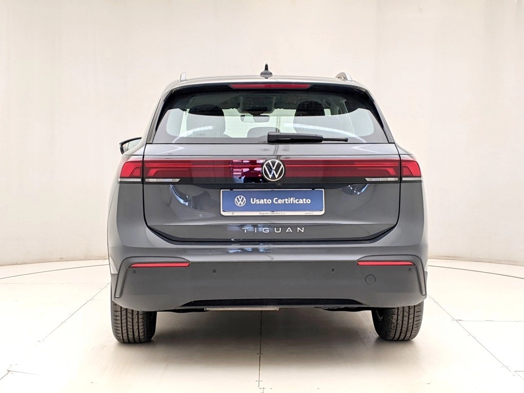 img-4 Volkswagen Tiguan Volkswagen U1284245
