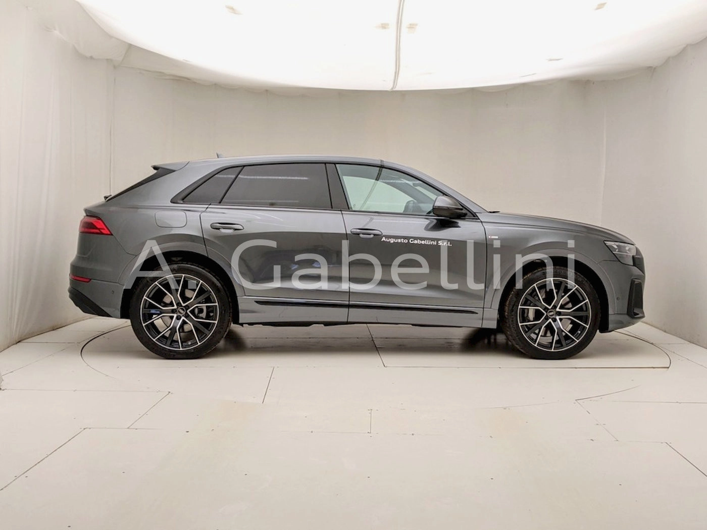 img-2 Audi Q8 Audi N1250034