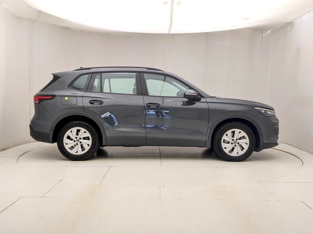 img-2 Volkswagen Tiguan Volkswagen U1284405