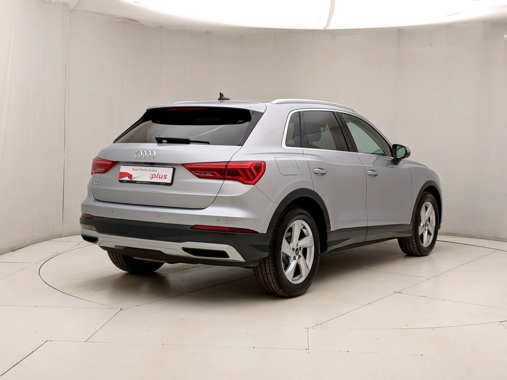img-3 Audi Q3 Audi U1283478