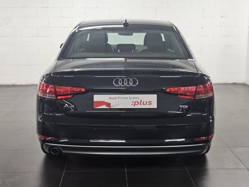 img-4 Audi A4 Audi U1284431