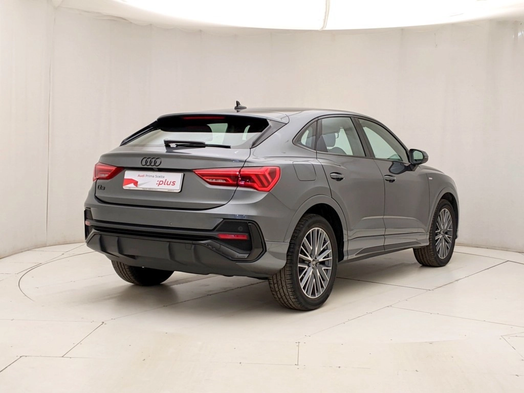 img-3 Audi Q3 Audi U1283905