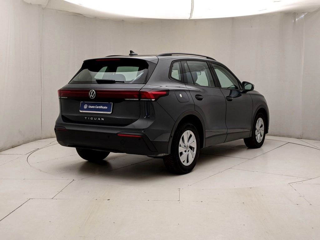 img-3 Volkswagen Tiguan Volkswagen U1284673