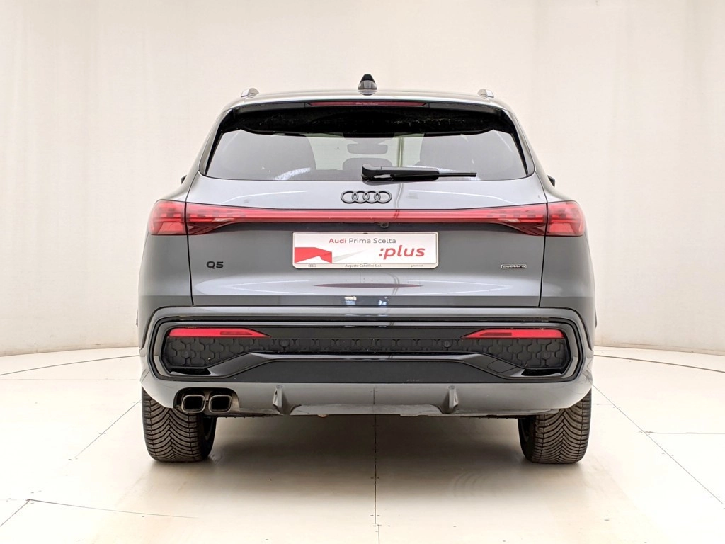 img-4 Audi Q5 Audi U1284317
