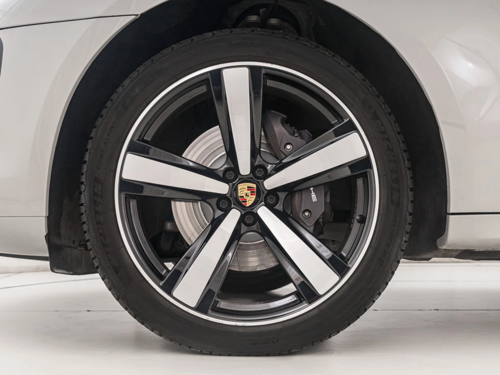 img-3 Porsche Macan Porsche U1282758