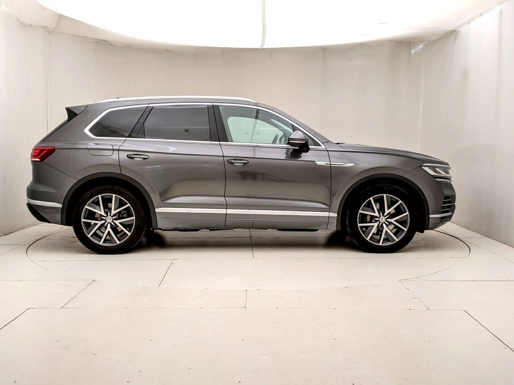 img-2 Volkswagen Touareg Volkswagen U1281907