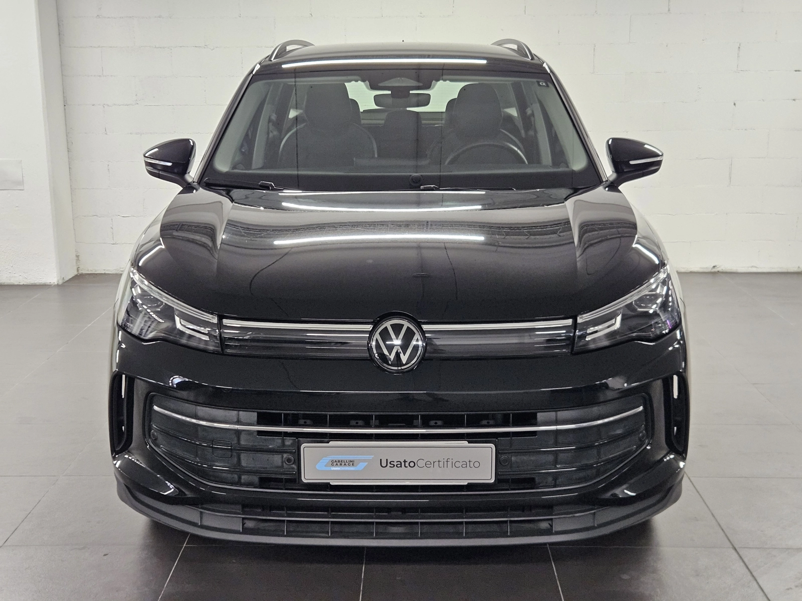 img-1 Volkswagen Tiguan Volkswagen U1283445