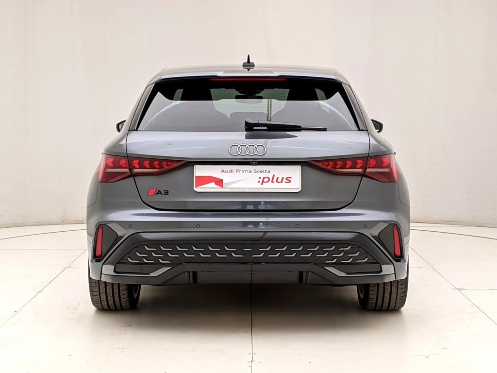 img-4 Audi A3 Audi U1283274