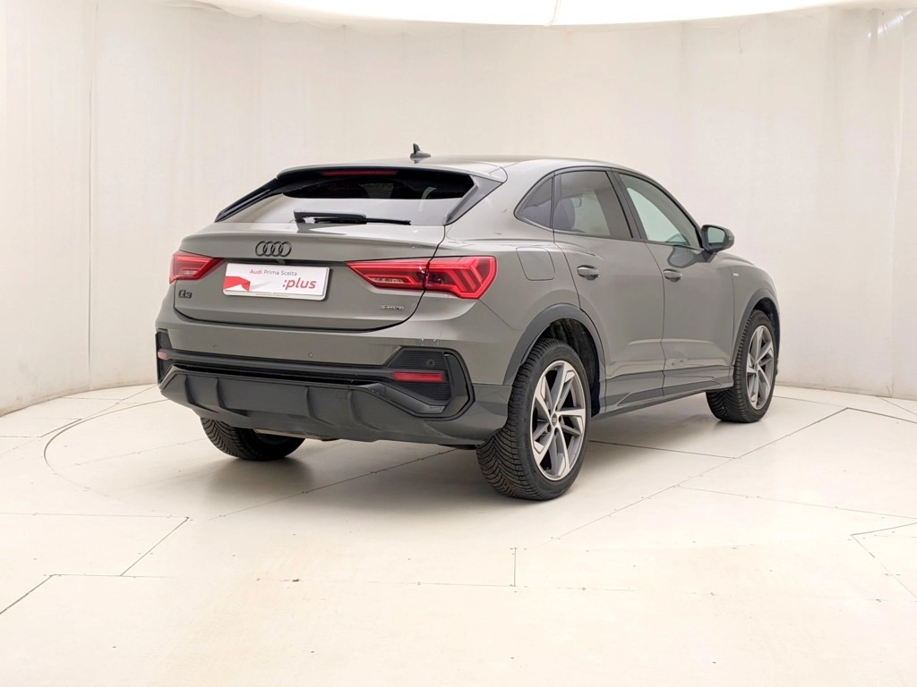 img-3 Audi Q3 Audi U1284704