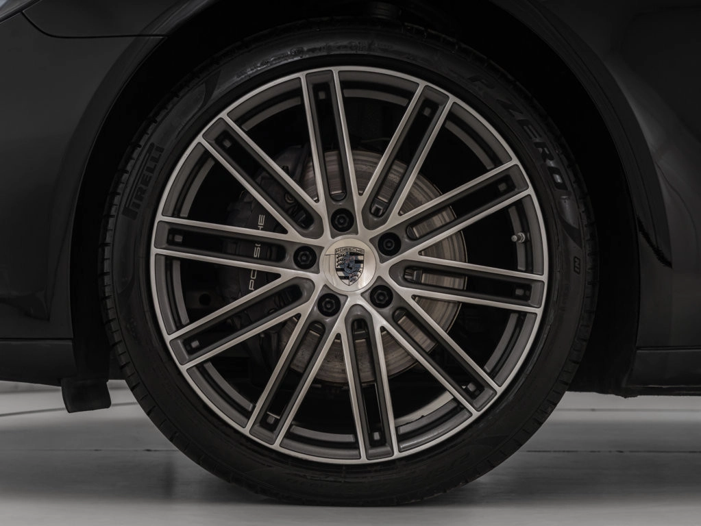 img-4 Porsche Panamera Porsche U1283493
