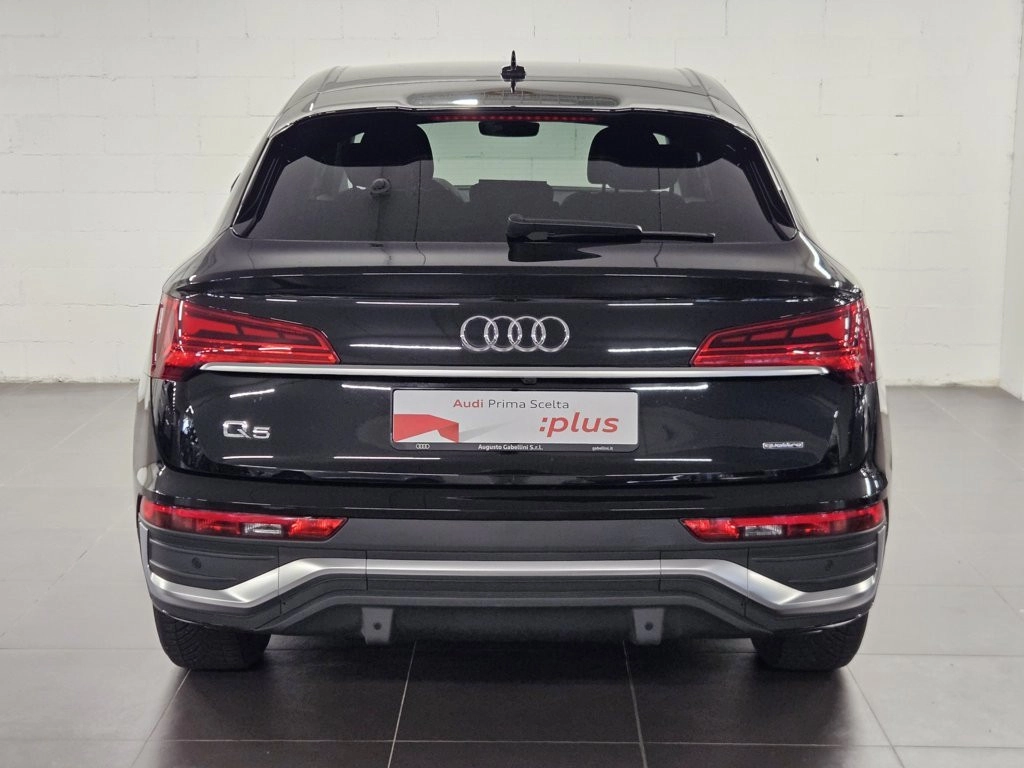 img-4 Audi Q5 Audi U1284289