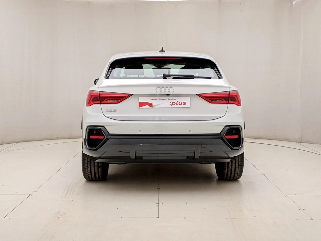 img-4 Audi Q3 Audi U1284723