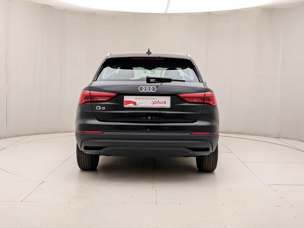 img-4 Audi Q3 Audi U1282984