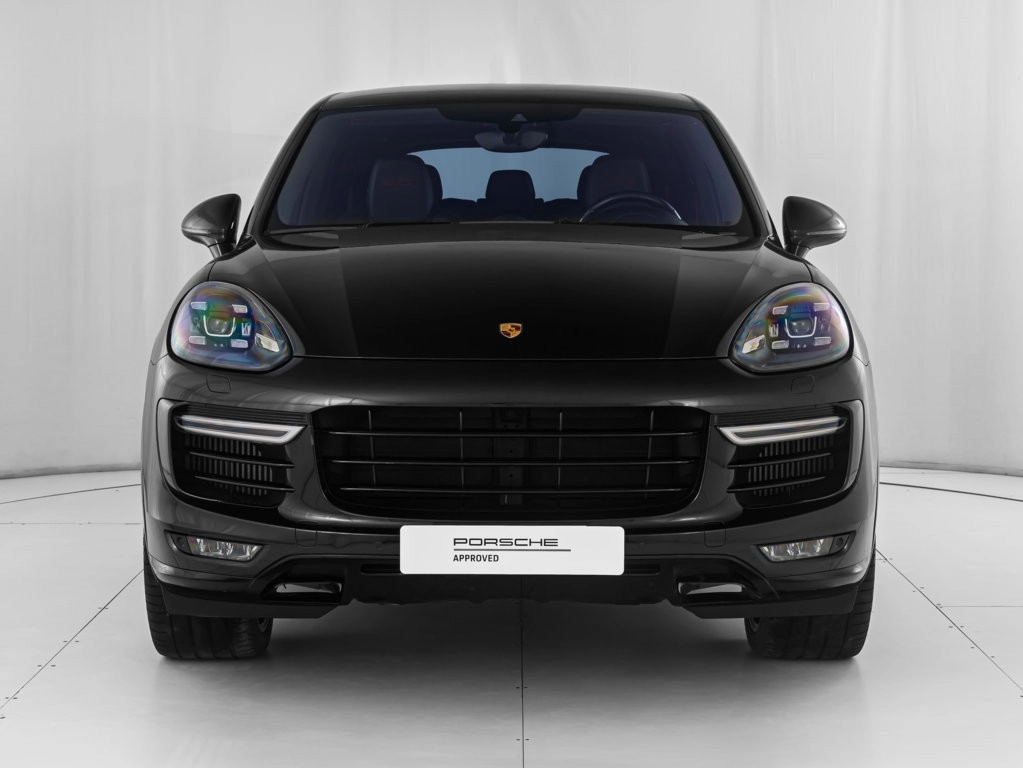img-1 Porsche Cayenne Porsche U1283055