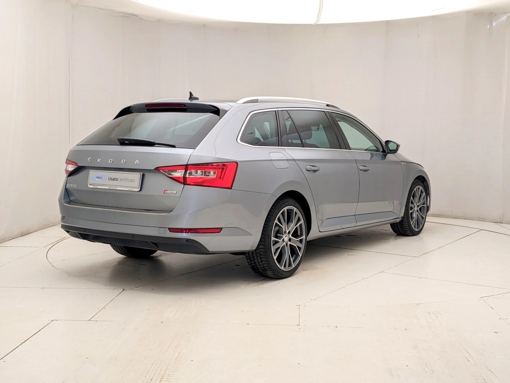 img-3 Skoda Superb Skoda U1284424