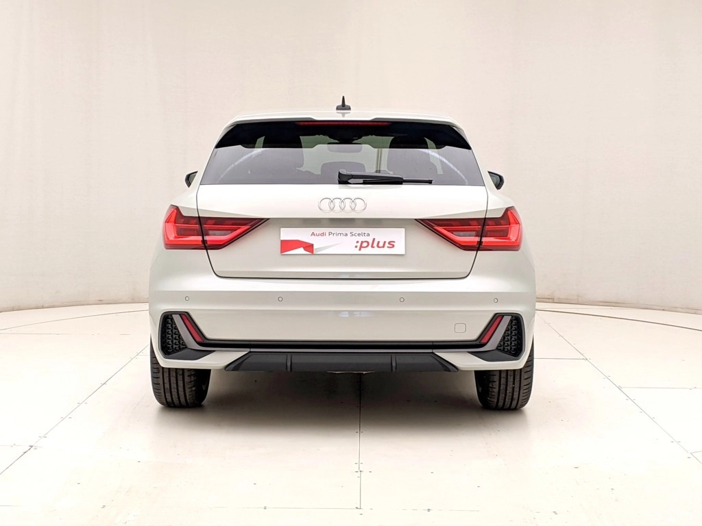 img-4 Audi A1 Audi U1284185