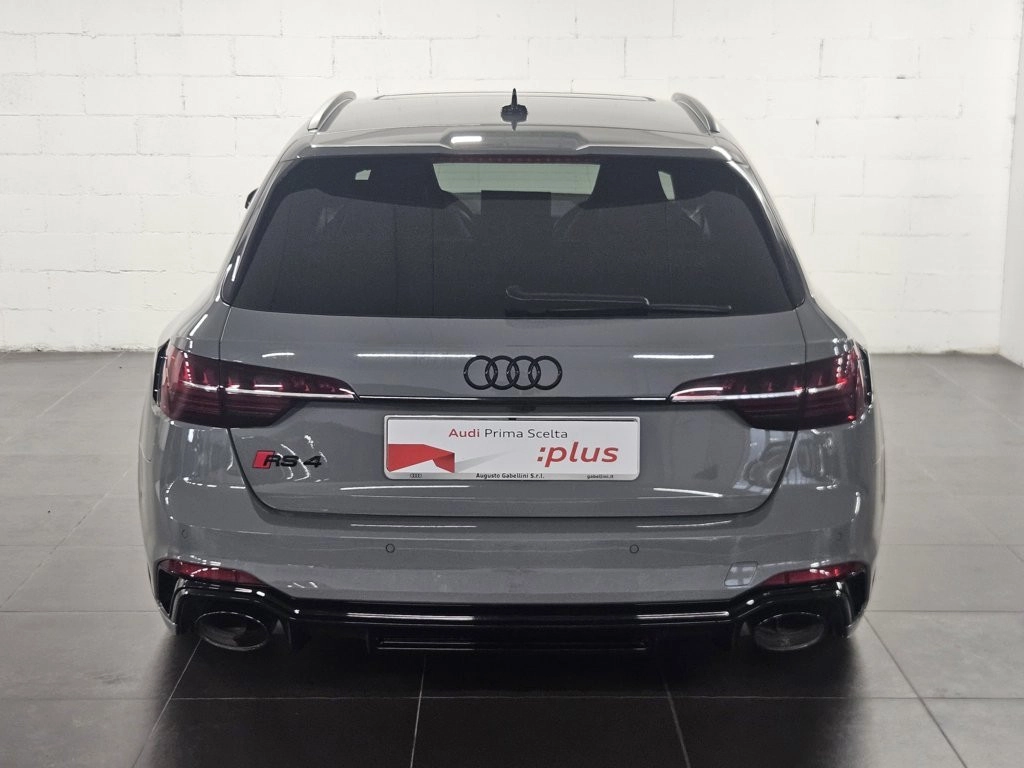 img-4 Audi A4 Audi U1283896