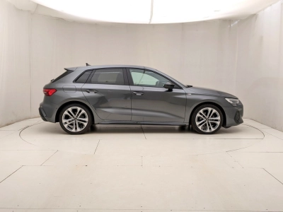 Audi Audi - U1284710 