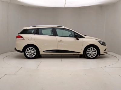 Renault Clio - U1282780 