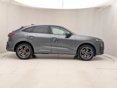 Audi Q3 - U1283979 