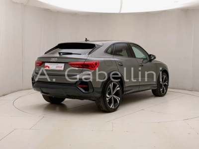 Audi Q3 - U1282885 