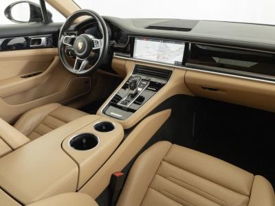 Porsche Panamera - U1283493 