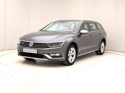 Volkswagen Passat - U1284546 