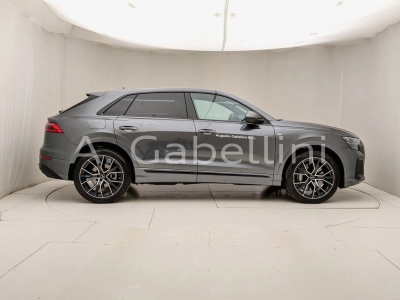 Audi Q8 - N1250034 