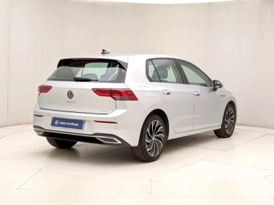 Volkswagen Golf - U1284104 