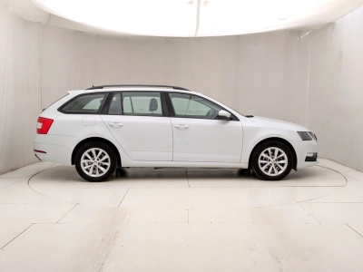 Skoda Octavia - U1283144 