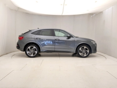 Audi Q3 - U1284517 