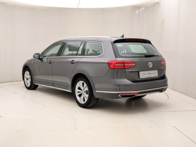 Volkswagen Passat - U1284546 