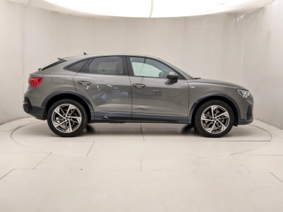 Audi Q3 - U1284704 