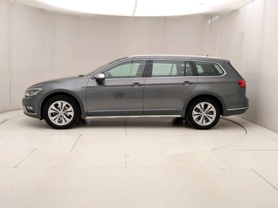 Volkswagen Passat - U1284546 