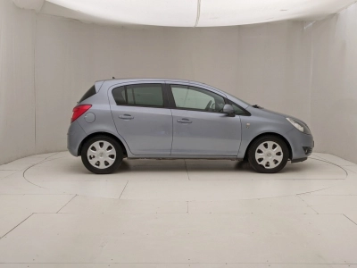 Opel Corsa - U1281500 