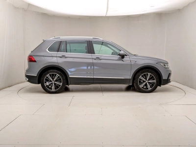 Volkswagen Tiguan - U1283501 