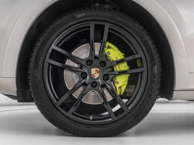 Porsche Cayenne - U1282936 