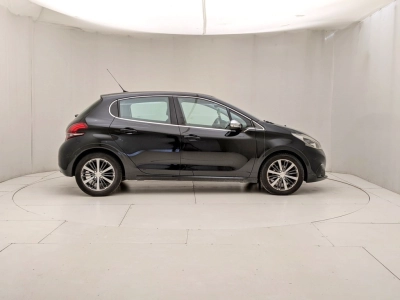 Peugeot 208 - U1282844 