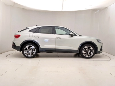 Audi Q3 - U1284447 