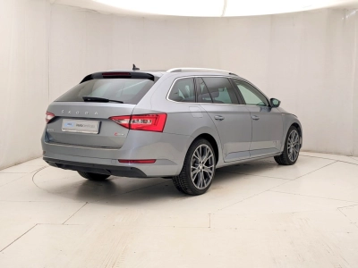 Skoda Superb - U1284424 
