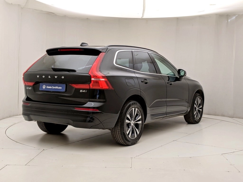 img-3 Volvo XC60 Volvo U1281785