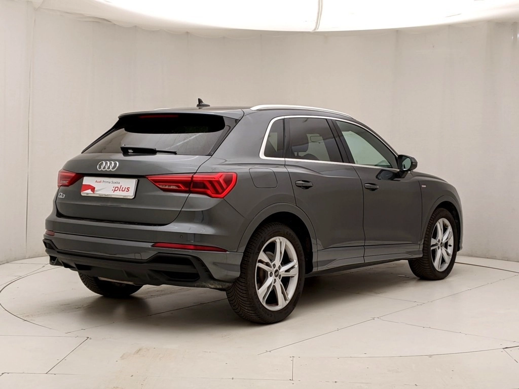 img-3 Audi Q3 Audi U1282692