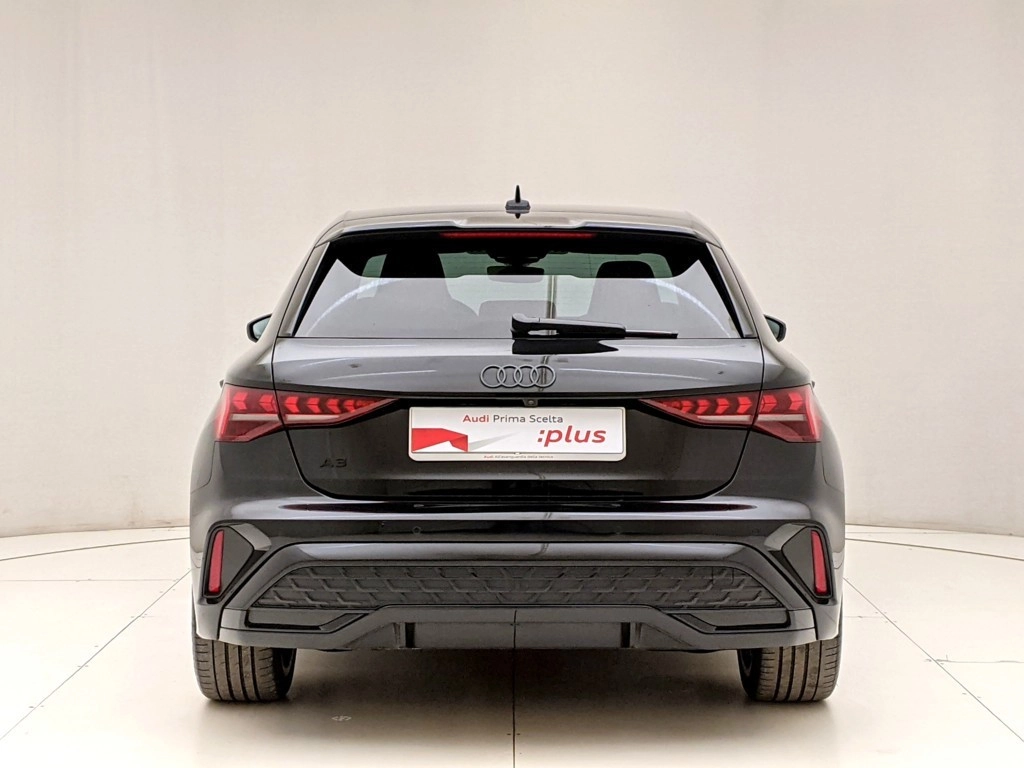 img-4 Audi A3 Audi U1283275