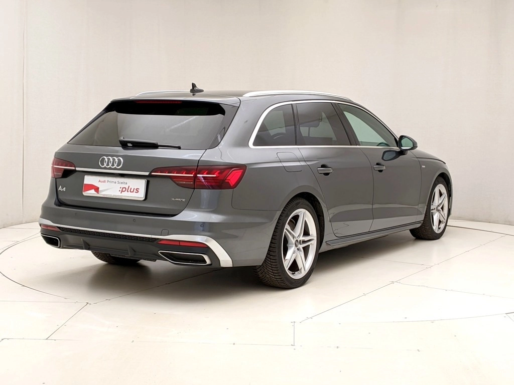 img-3 Audi A4 Audi U1282875